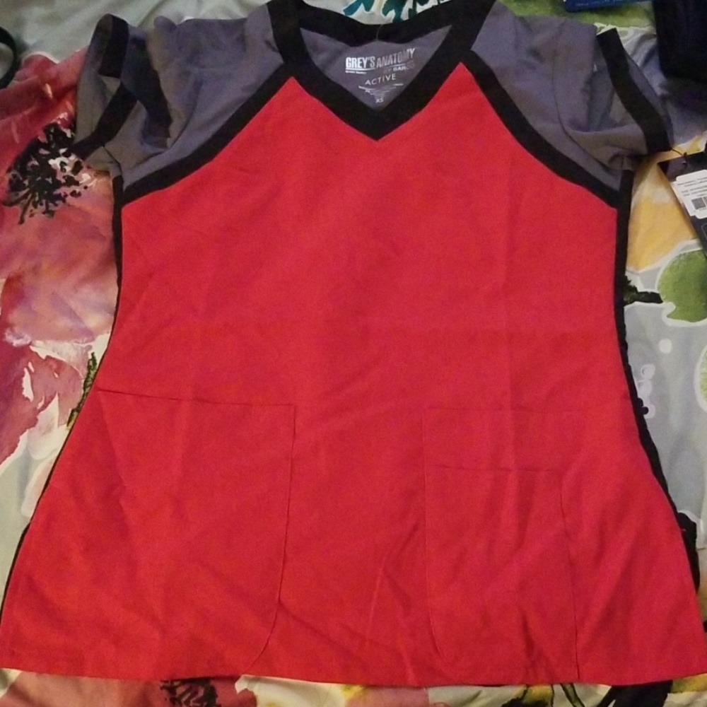 NWT Grey's anatomy active top